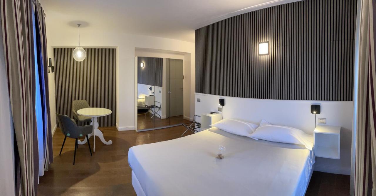 Il Vecchio Borgo Relais Como Exterior foto